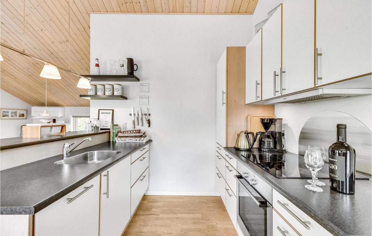 Cozy Home In Tarm With Kitchen Kültér fotó
