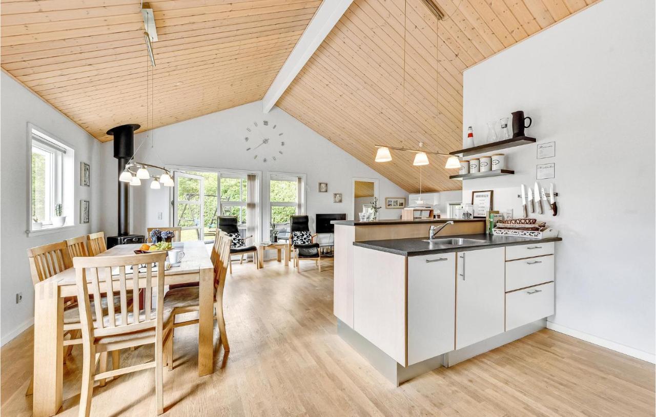 Cozy Home In Tarm With Kitchen Kültér fotó