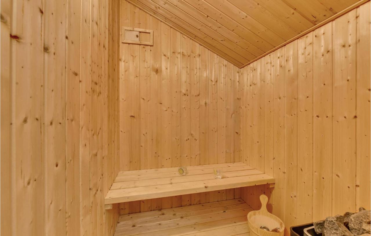 Cozy Home In Tarm With Kitchen Kültér fotó