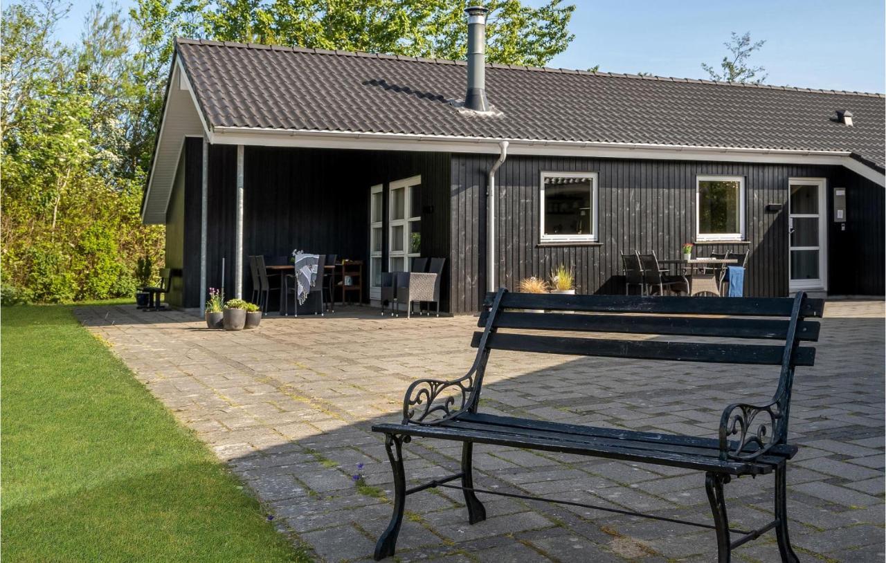 Cozy Home In Tarm With Kitchen Kültér fotó