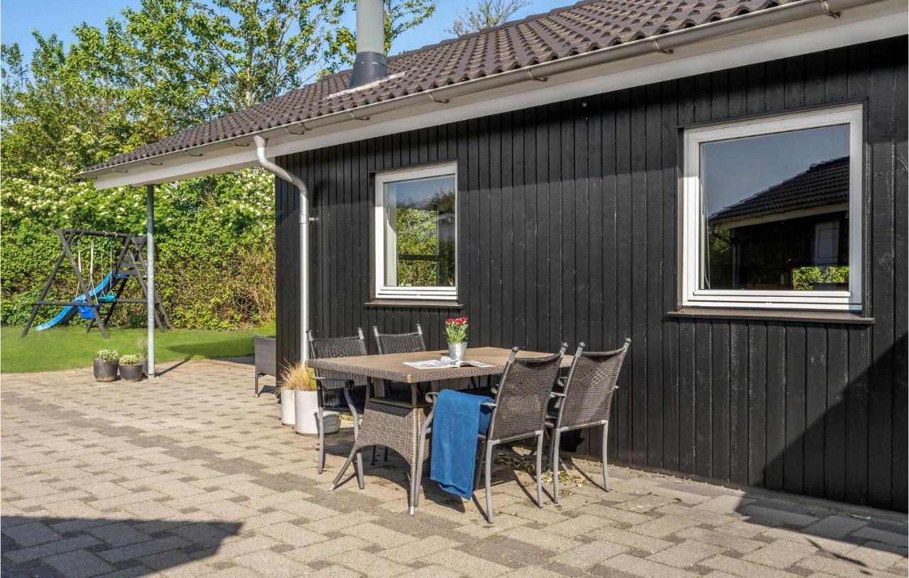 Cozy Home In Tarm With Kitchen Kültér fotó