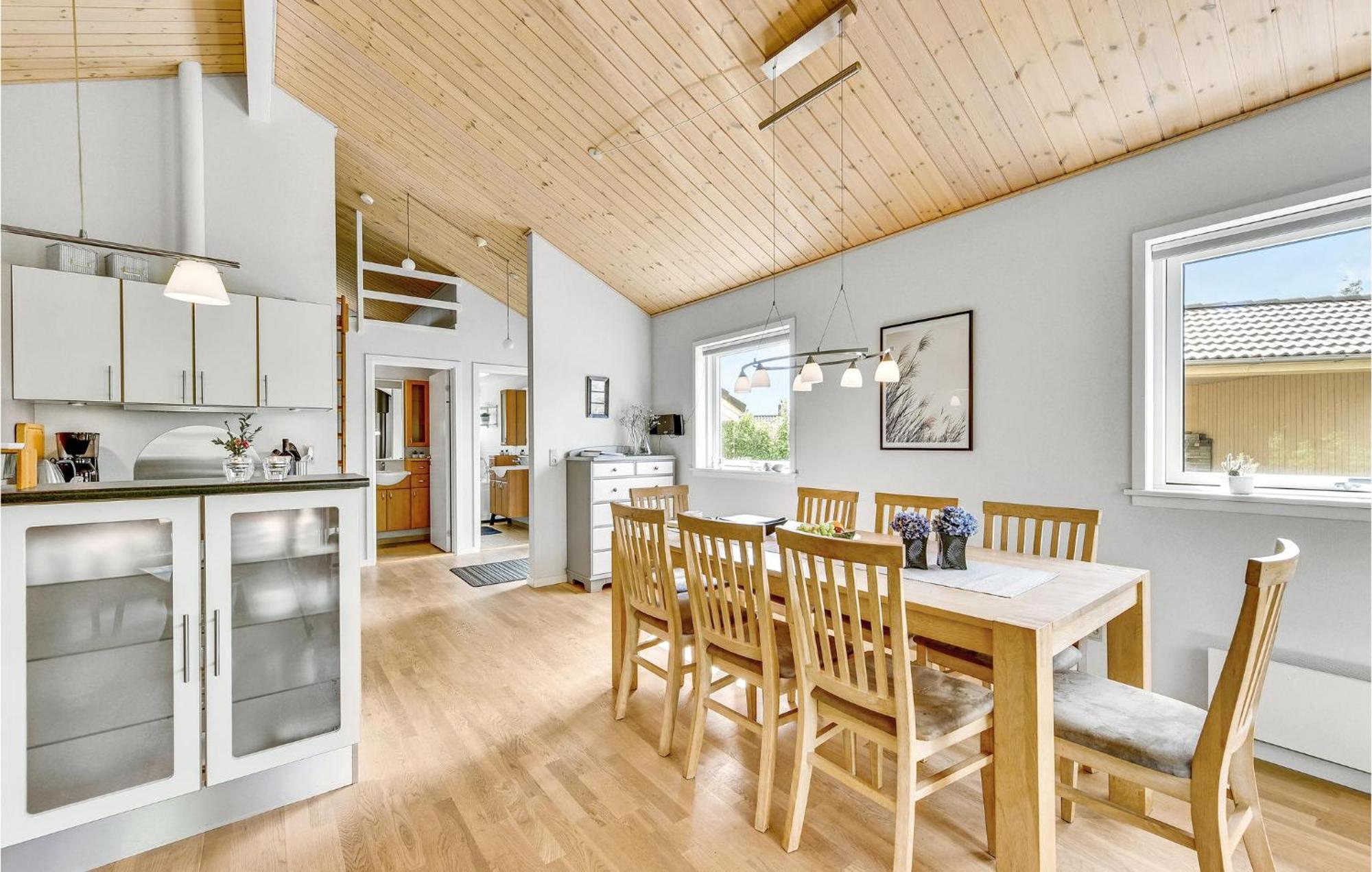 Cozy Home In Tarm With Kitchen Kültér fotó